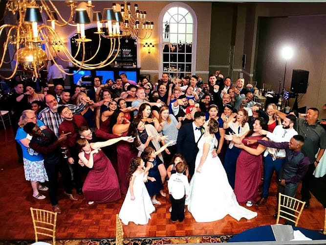 Wedding DJs | Reventon Latino Entertainment LLC