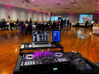 DJ Dave Entertainment - Wedding DJ