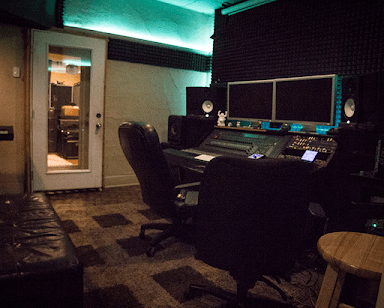 Suburban Pro Studios - Wedding DJ