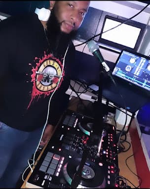 Golden Handss - Wedding DJ