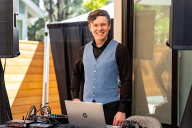 On Beat Entertainment - Wedding DJ