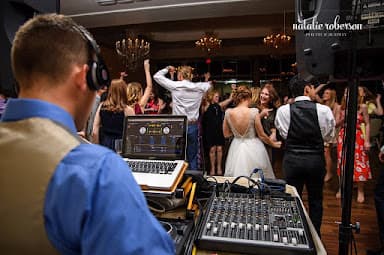 SPIN DJ Entertainment - Wedding DJ