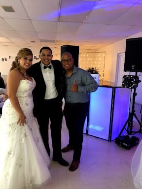 DJ NOE PARTIES & PHOTO BOOTH - Wedding DJ