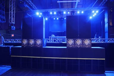 VIP PRO AUDIO INC - DJ equipment store, pro audio equipment, PA system store, stage lights - Wedding DJ