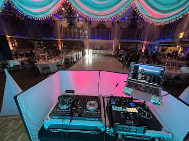 CHRIS CANELO DJ SERVICES - Wedding DJ