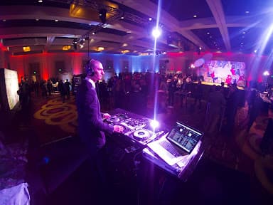 Crash Entertainment - Wedding DJ
