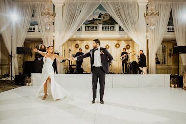 Extraordinary Entertainment, Inc - Wedding DJ