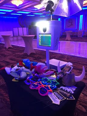 one5dresses - Wedding DJ