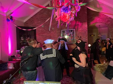 Housebeat mobile dj - Wedding DJ