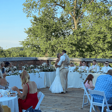 Burkett Entertainment - Wedding DJ