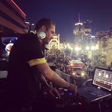 TJ the DJ from 100.7 STAR Pittsburgh - Wedding DJ