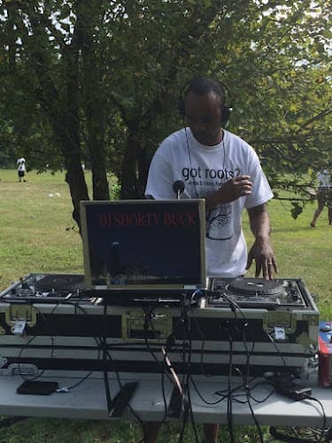 Disc jockey services