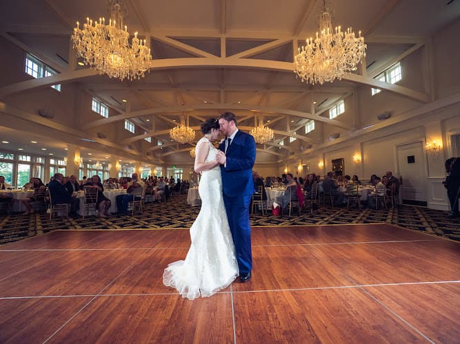 Elegant Soirée Wedding DJs & Photobooths