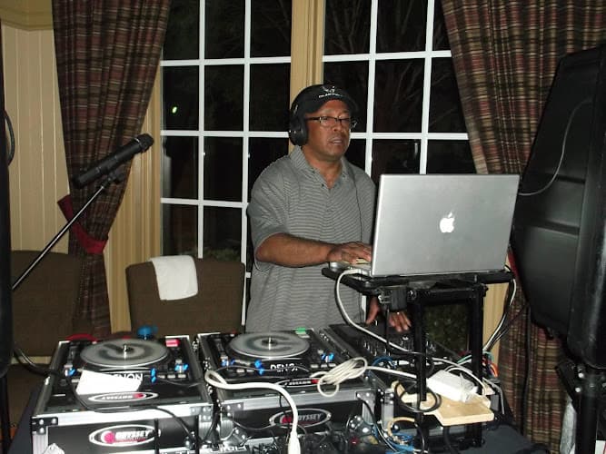 DJ RonX - Jus Buggin Production