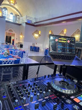 DJ DANN 215 LLC - Wedding DJ
