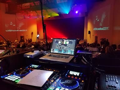 Djcincy Mobile DJ Entertainment llc - Wedding DJ