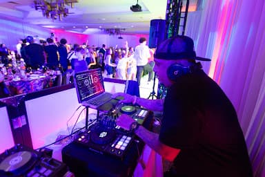 Star Trax Events - Wedding DJ