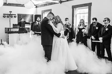 Dunder Mixin Entertainment Group - Wedding DJ