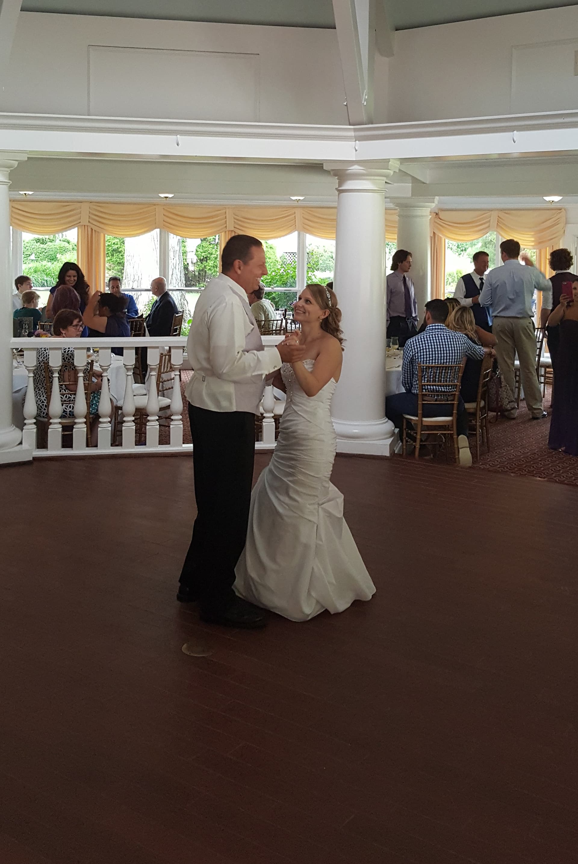 DJ Cyro - Digital Entertainment - Wedding DJ