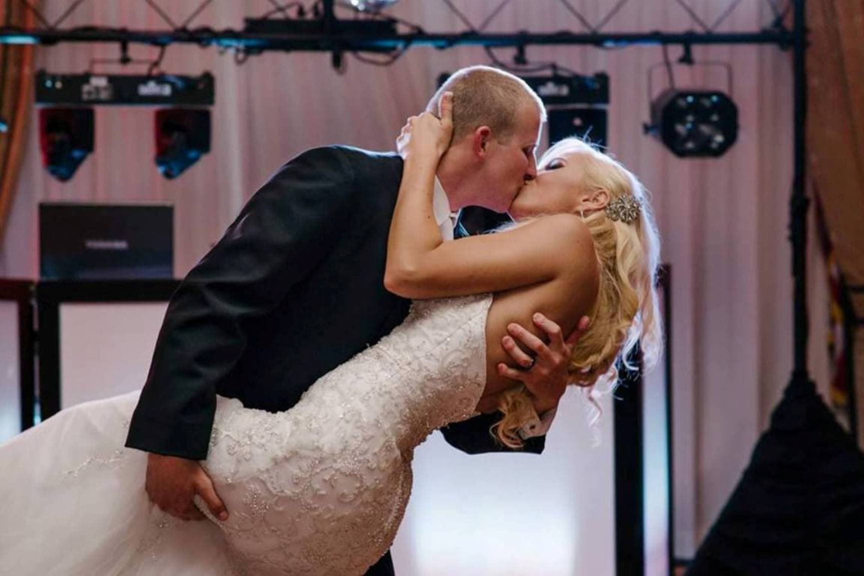 Jeti Entertainment Wedding DJ Service - Wedding DJ