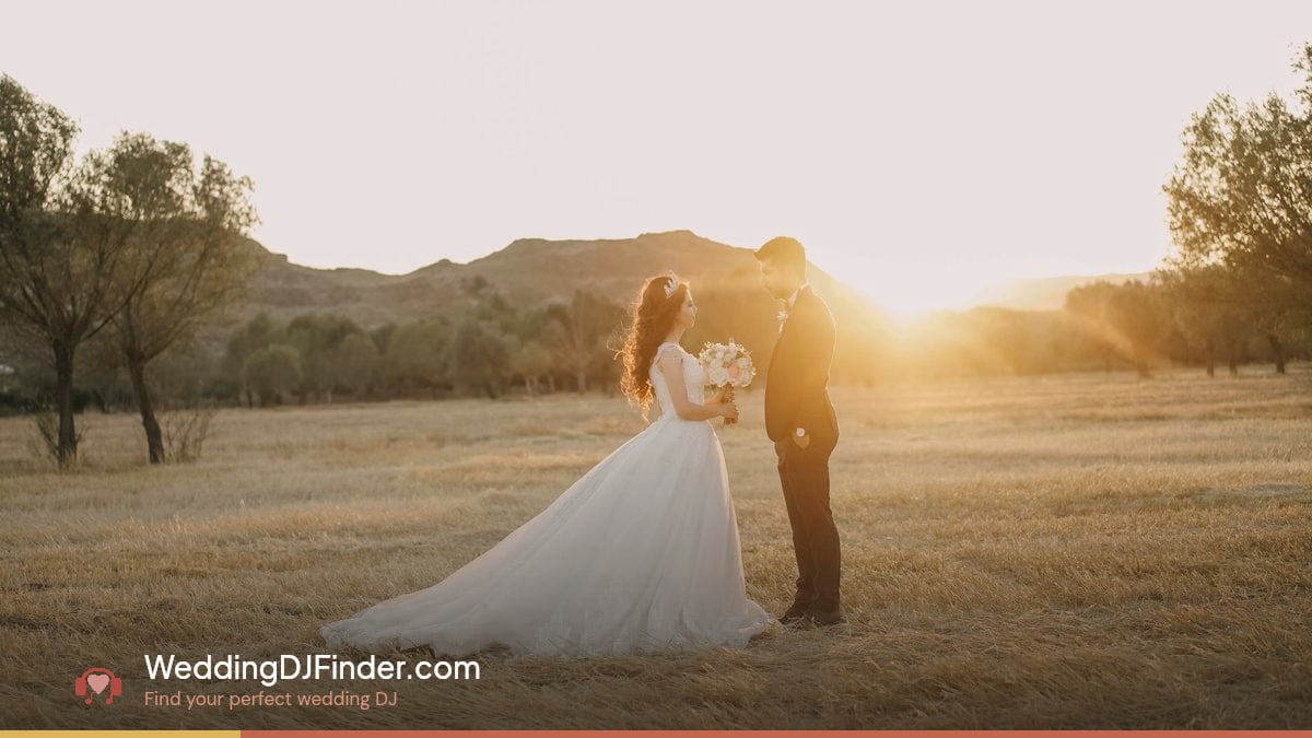 Wedding DJ Contract: 12 Must-Have Clauses & 5 Red Flags (2026)